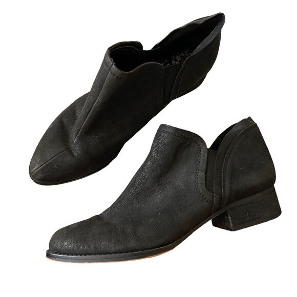 Vince Camuto 9 Carlal Ankle Booties Black Leather Block Heel Almond Toe - Picture 1 of 13